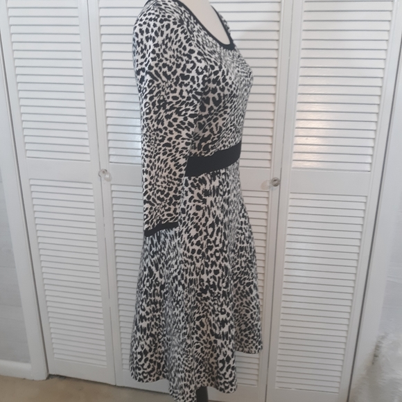 Leopard fit flare sweater dress sz small NWT *C4 - Picture 4 of 6